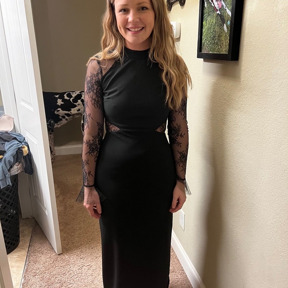 Elegant Black Lace Sleeve Dress